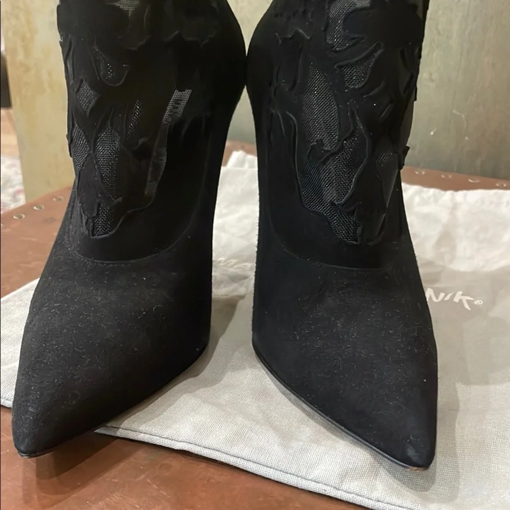 Like New Manolo Blahnik  Elegant Black Mesh Ankle Boots - Picture 11 of 11